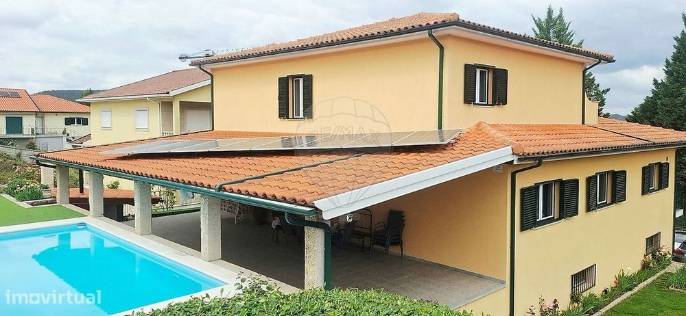 Moradia T4 para venda