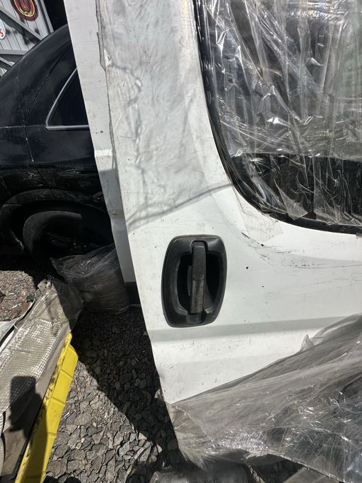 Двері Пежо Боксер