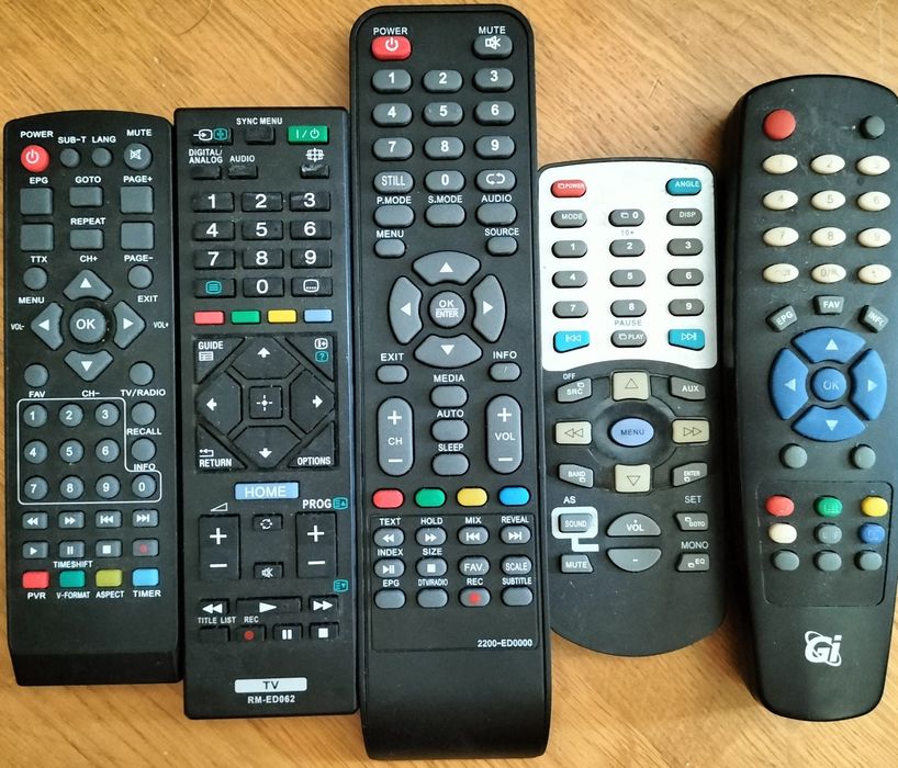 Пульты Samsung LG Hisense Kivi Sony разные