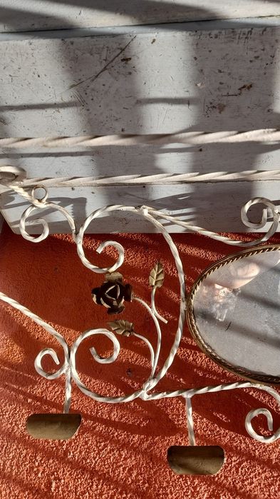 Bengaleiro vintage em ferro com espelho - Bom estado