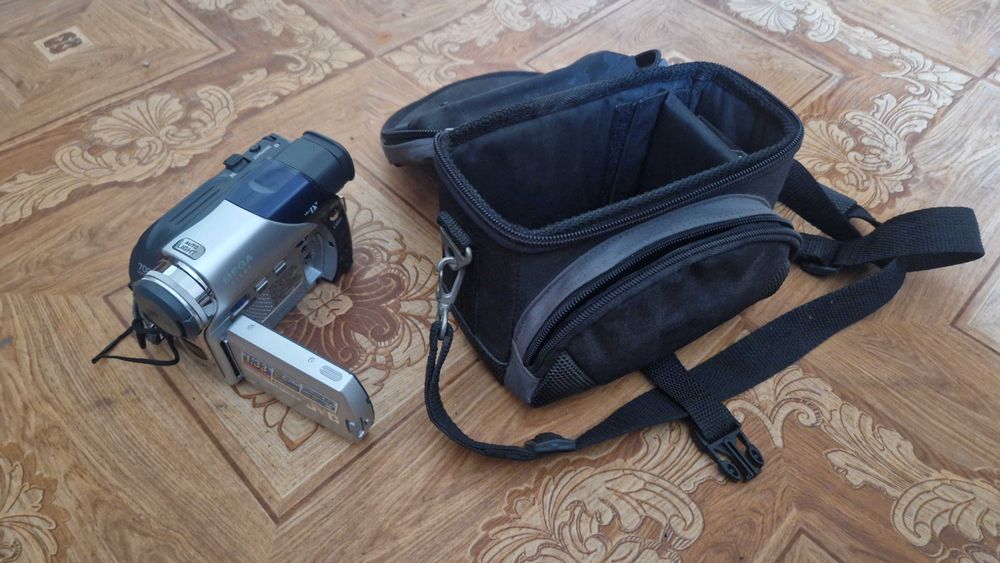 Видеокамера фирмы JVC