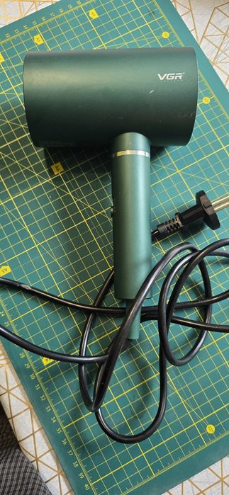 Продам фен VGR V-431 за пів ціни!