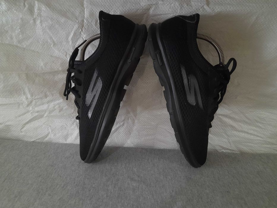 Женские кроссовки Skechers 39