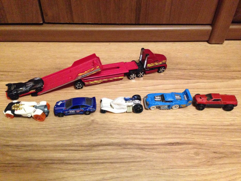 Samochodziki hot wheels