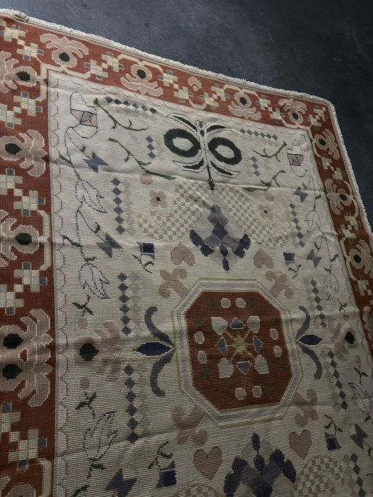 Tapete de Arraiolos feito à mão – peça tradicional portuguesa” 1960
