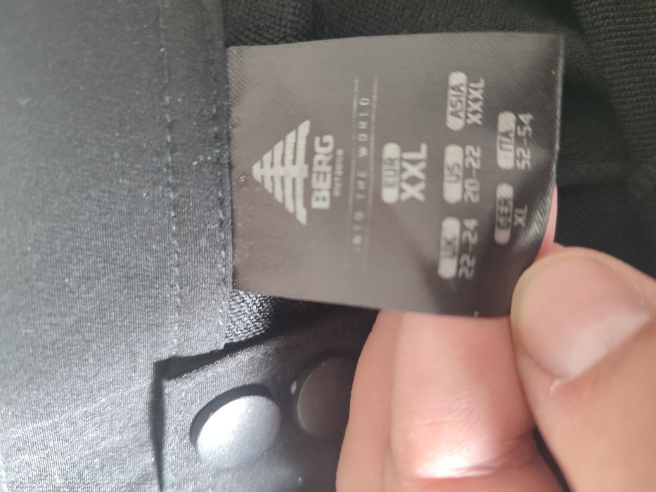 Calças/calção BERG (novas) de Senhora