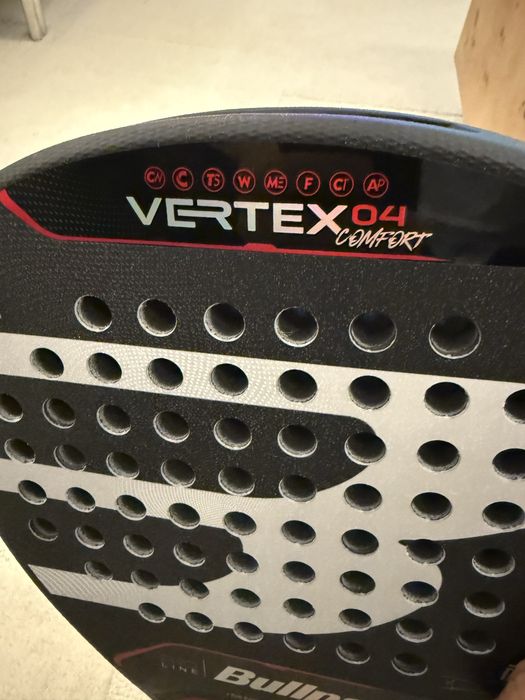 Bullpadel Vertex 04 Comfort