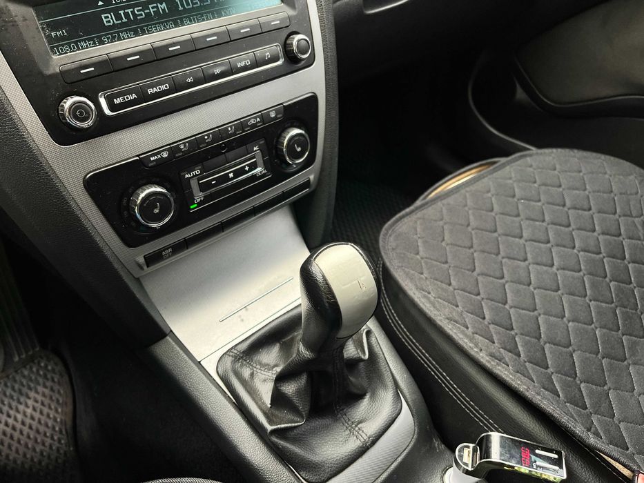 Skoda Octavia 2010 VIN TMBBK41Z6AB151664 фото оголошення 16 з 23