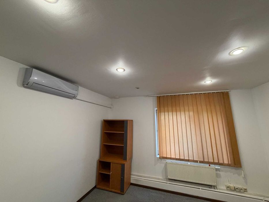 Hala biurowo-magazynowa 900m² blisko trasy S2