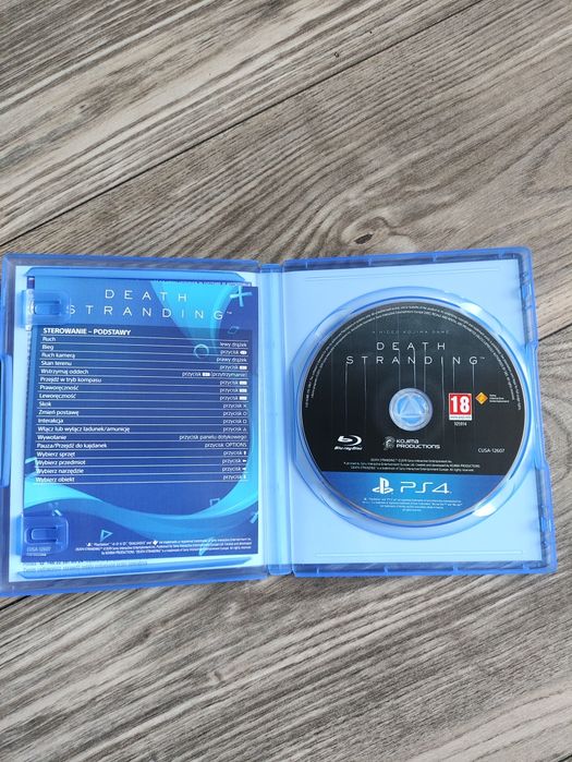 PS4 Pro z grą Death Standing.