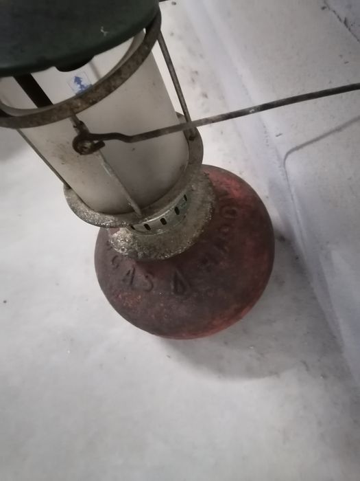 Candeeiro Antigo a Gás para Campismo