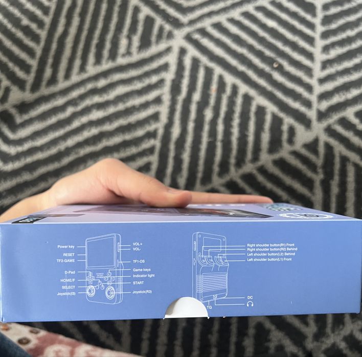 Consola Portátil Retro R36S - Roxa Transparente