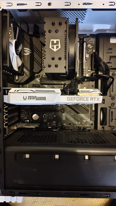 Computador fixo inteiro ou peças