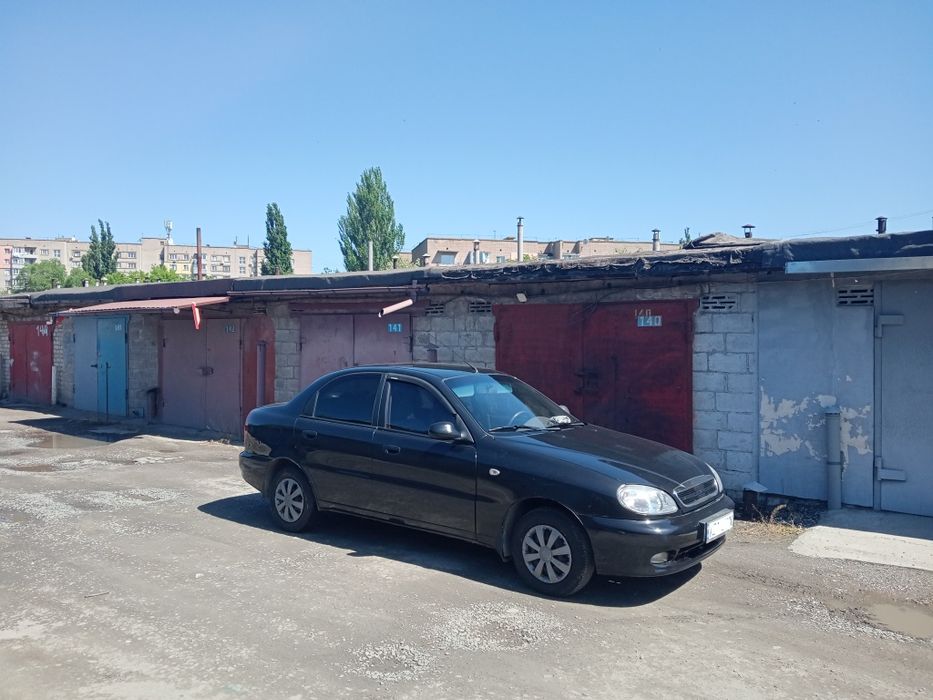 Продам семейный автомобиль.
