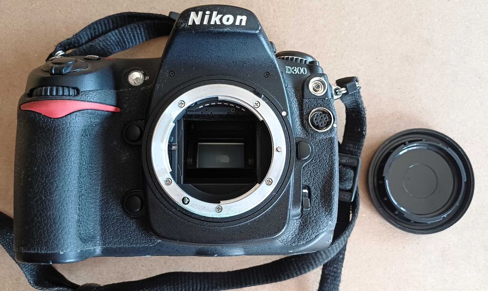 Kit Completo Nikon D300 (Apenas 57k disparos) + Mala Crumpler Muffin Top + Acessórios