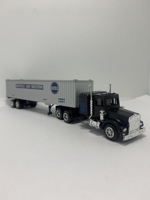Kenworth Norfolk da Herpa escala H0 1/87