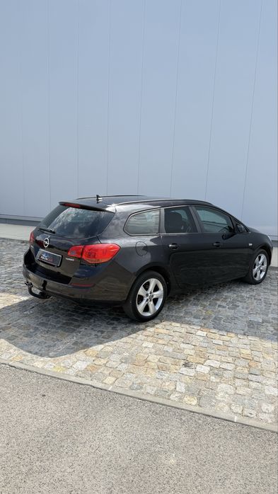 Opel Astra 1.4 Touring 2011