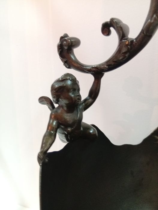 Balde em bronze com aspressorio
