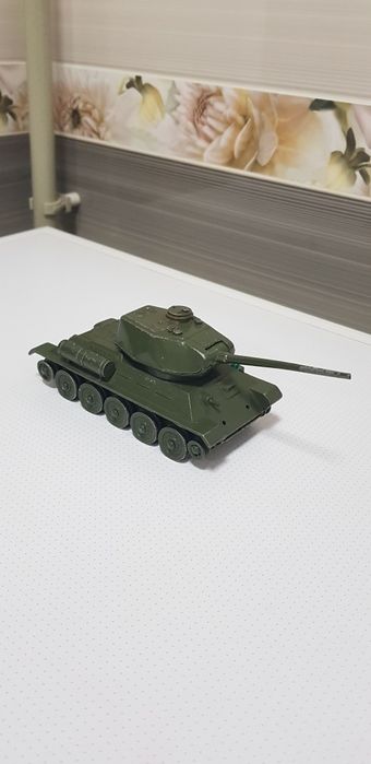 Модель советского танка Т-34, ретро,колекционный,80-их. годов.