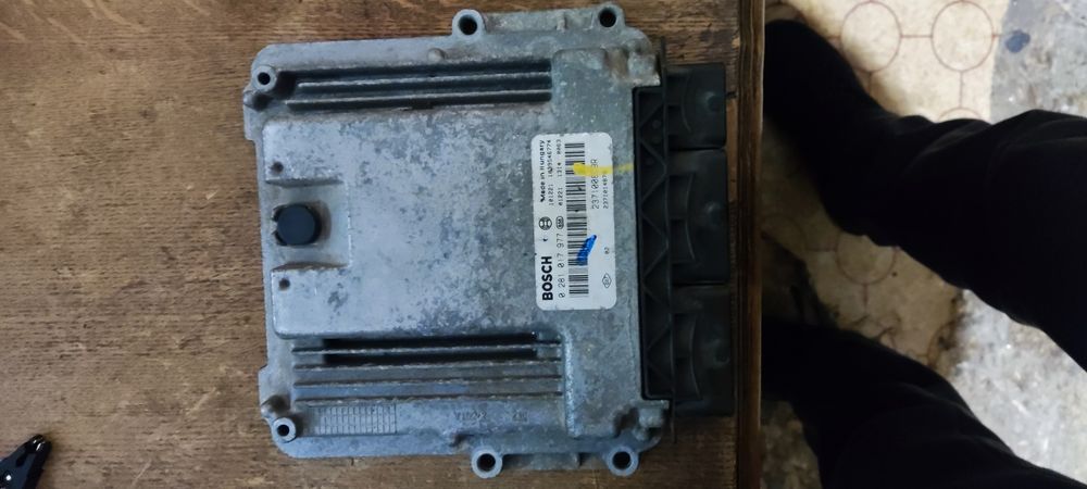 ЄБУ мотора trafic,vivaro,master, kangoo edc17c11