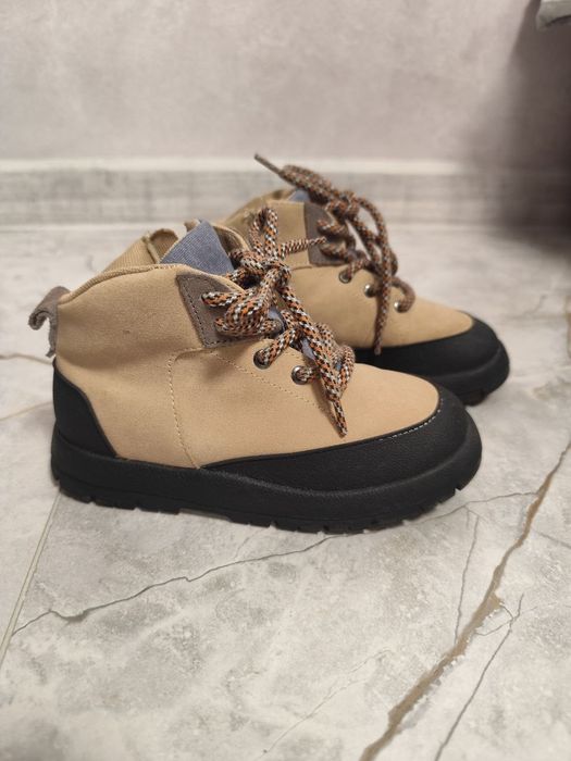 Стильні демісезонні черевики  Zara(черевички) — Стан нових!