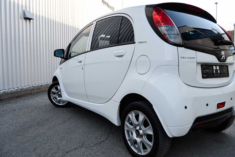 Peugeot iOn 2015 без ДТП, рідний пробіг, два комлпекти дисків і ключів