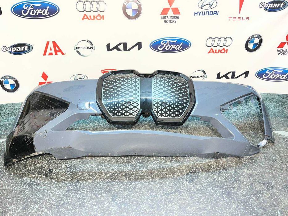 бампер передній bmw ix i20