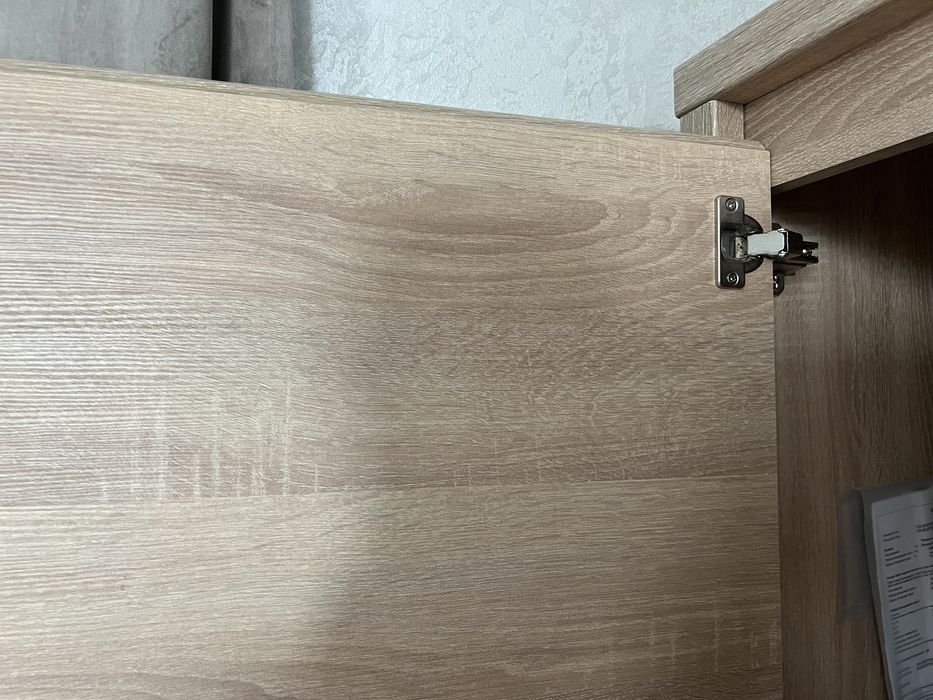 Шафа - тумба з ропашними дверцятами