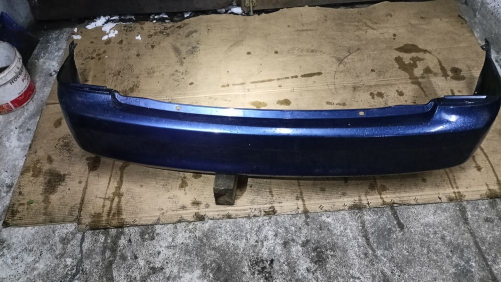 Mazda 323 5 drzwi 2003 rok zderzak tylny