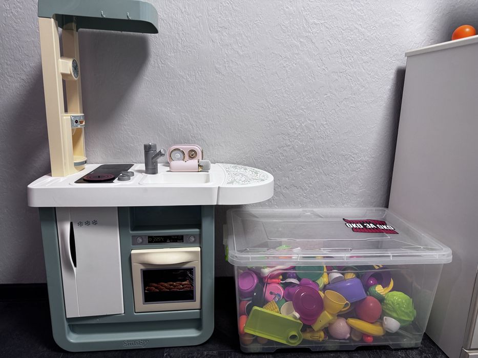 Кухня  Smoby та каструлі, овочі, фрукти до неї