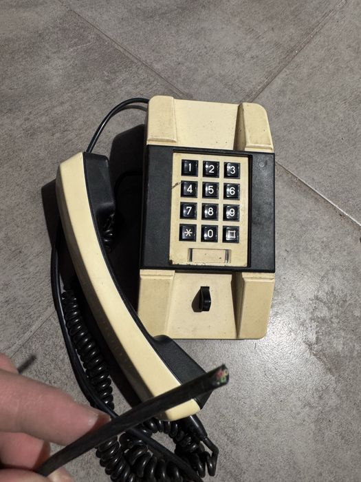 RWT Bratek telefon z guzikami PRL retro unikat ładny stan ostatni 1993