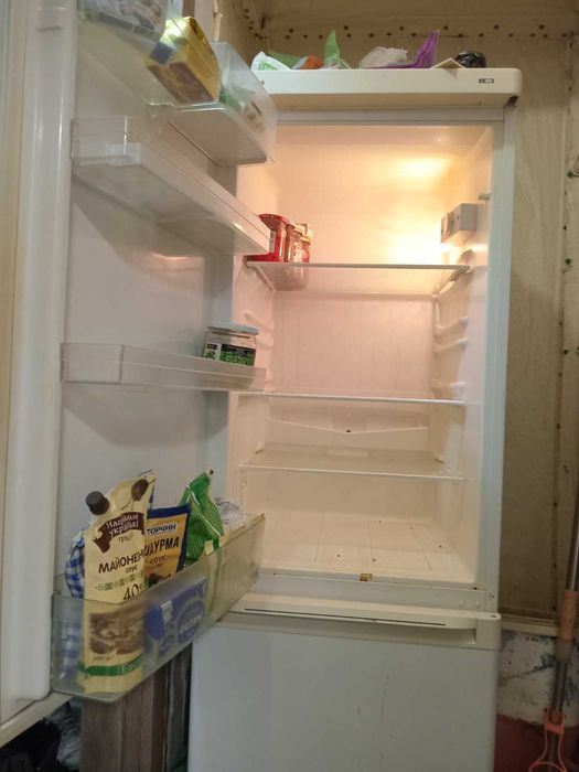 Небольшой холодильник