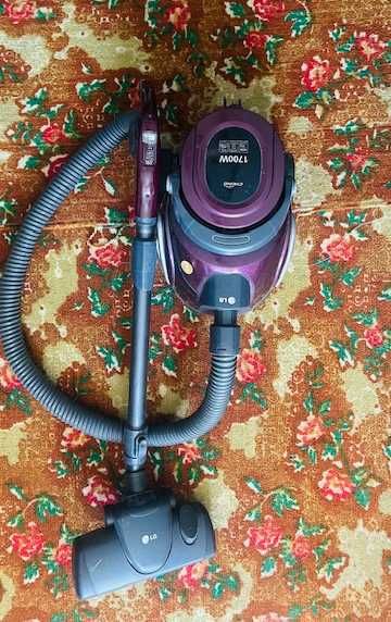 Продам пилосос LG. Тільки самовивіз!!!!