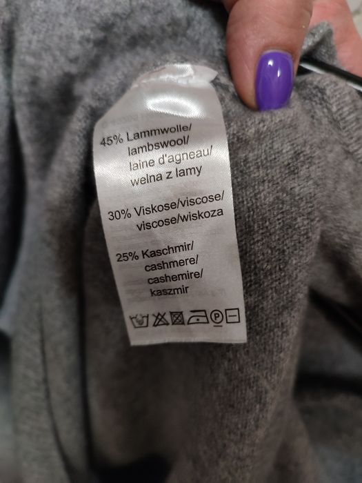 Светр    жіночий