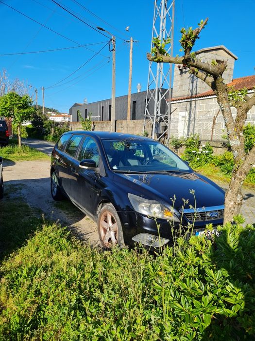 Vendo carrinha em estado razoável