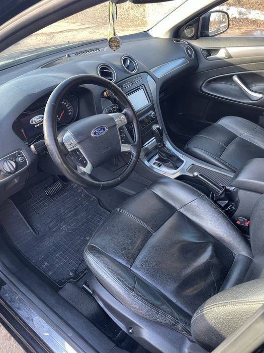 Ford Mondeo IV 2011  2.0 Дизель