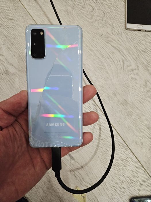 Samsung S20  на запчасти
