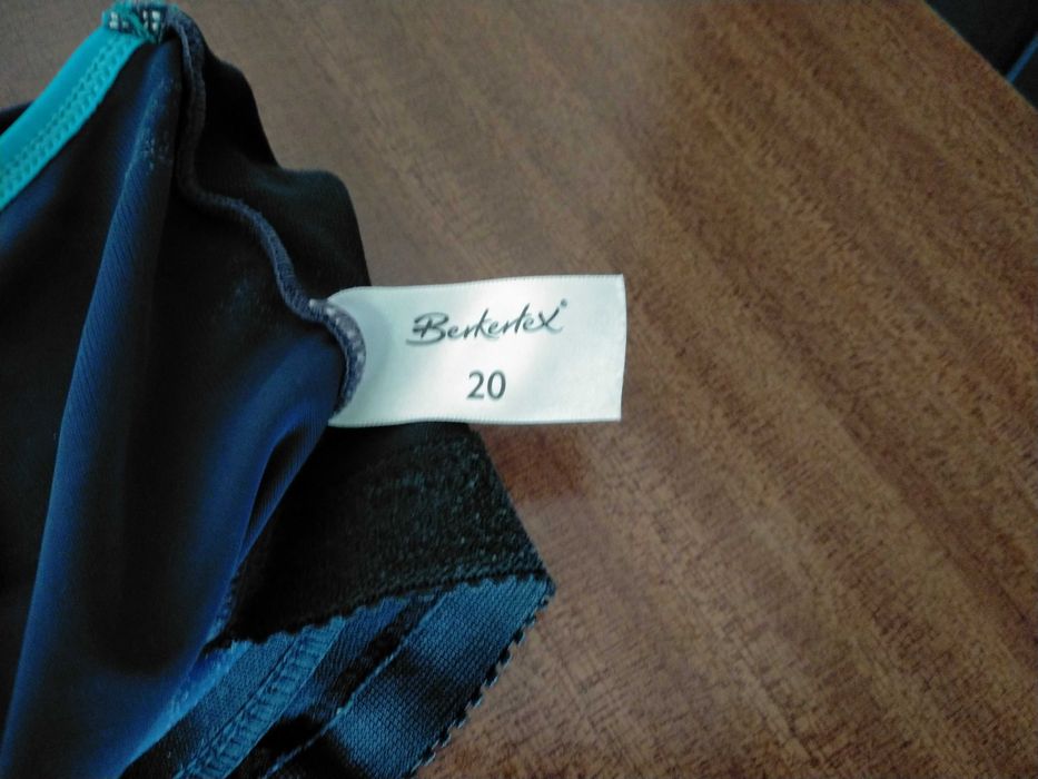 strój kąpielowy 50