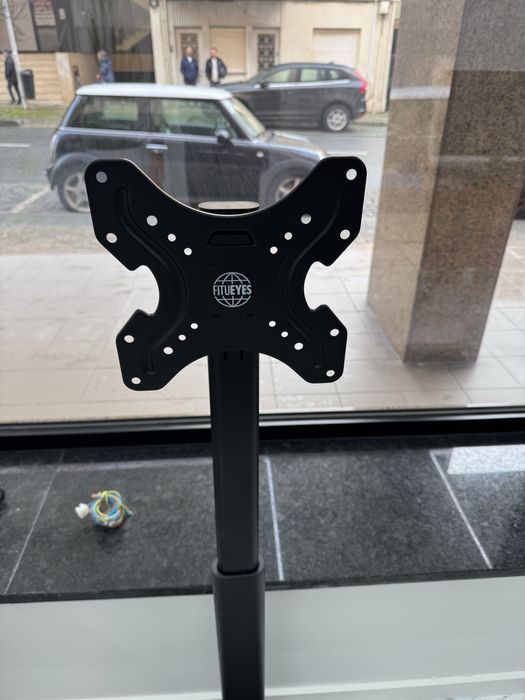 Suporte de chao para TV para escritorio empresa