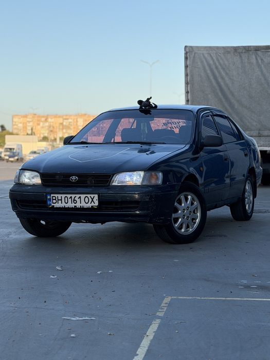 Toyota Carina E 1.6 бензин