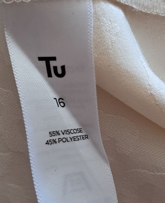 Elegancka nowa bluzka  - 16  ( 55% wiskoza,  45% polyester)