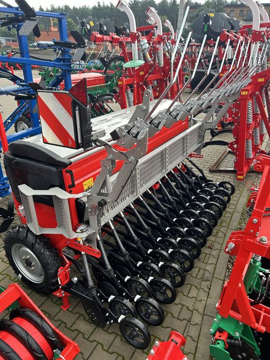 Siewnik Zbożowy talerzowy Grano System TMP 3003 Agro Masz SR301