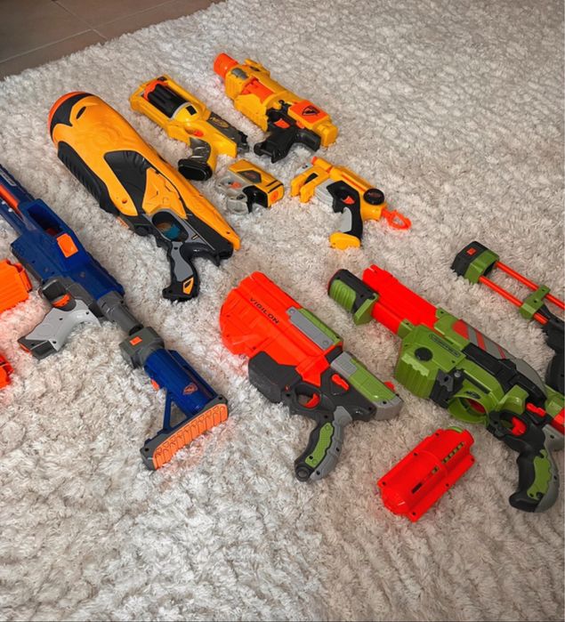 Conjunto de 8 Nerfs + acessórios e balas