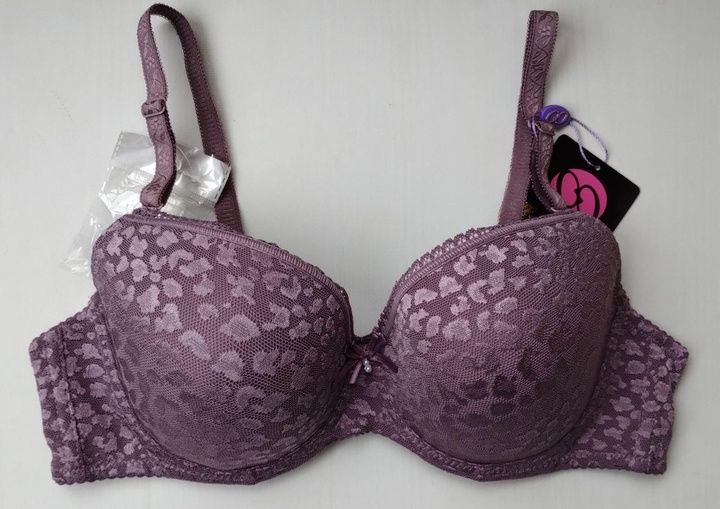 Бюстгальтери Ve.nu.s на чашку  C D E у кольорах та розмірах