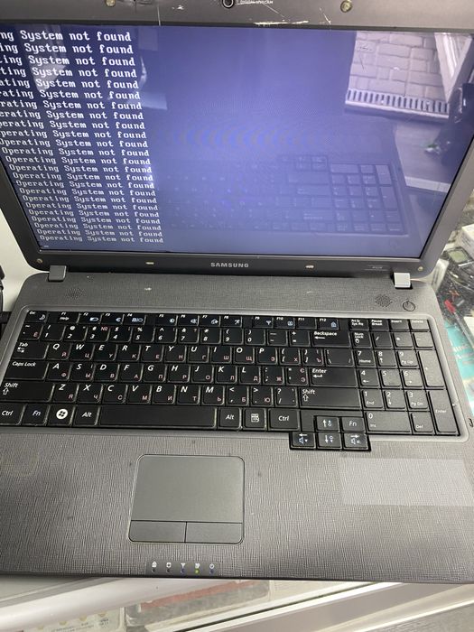 Ноутбук Samsung R528