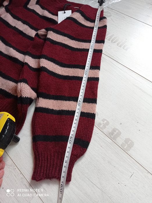 Теплий укорочений світер