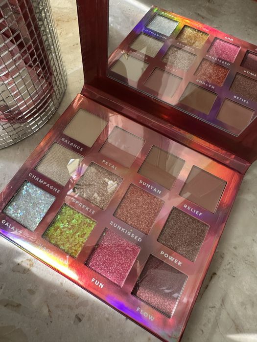 Stars from the stars galaxy sunset eyeshadow palette