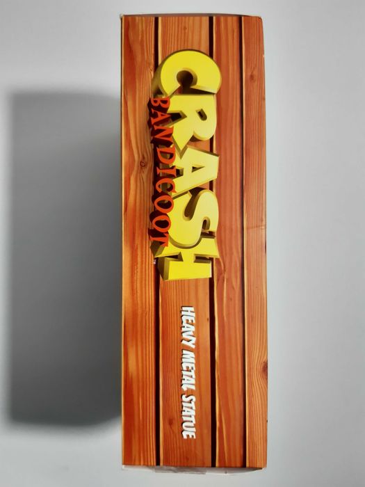 Estátua de metal Crash Bandicoot (Colecionador, Activision, PowerA)