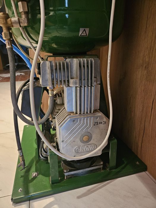 Безмасляний компресор EKOM DK 50 PLUS