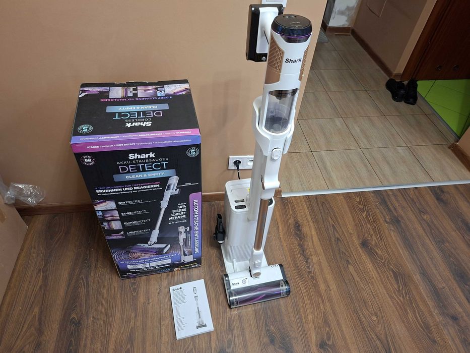 Odkurzacz pionowy Shark Detect Clean & Empty IW3612EU stacja